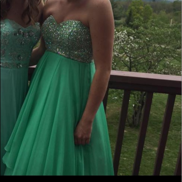 Prom Dress! - Picture 2 of 6